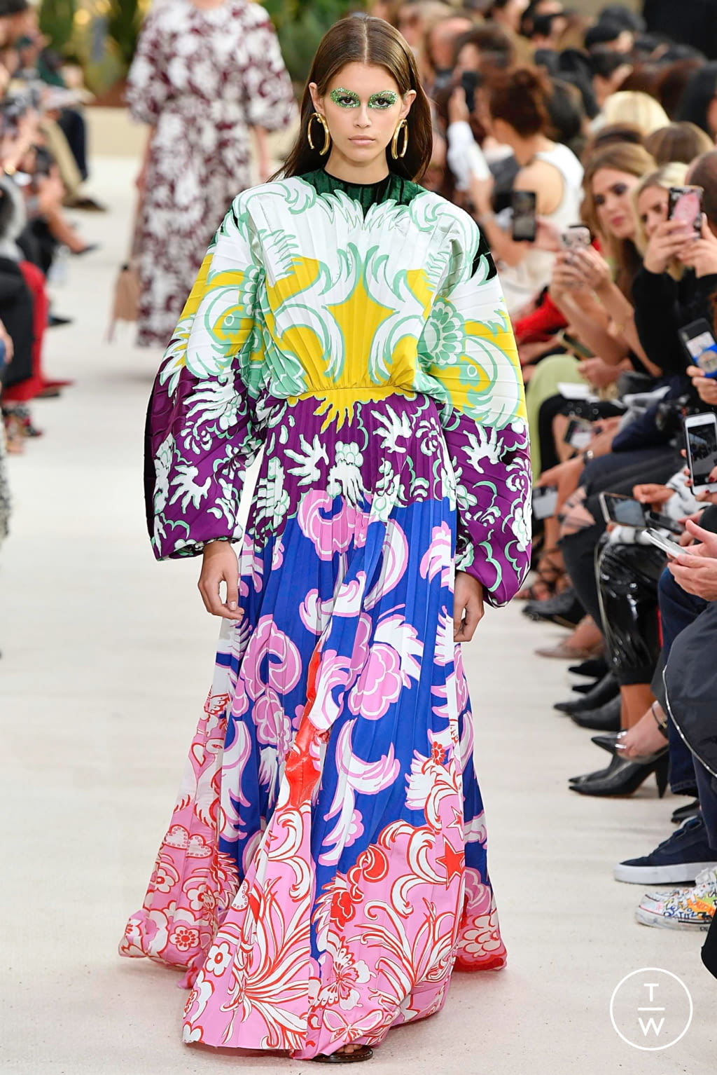 Fashion Week Paris Spring/Summer 2019 look 34 from the Valentino collection womenswear
