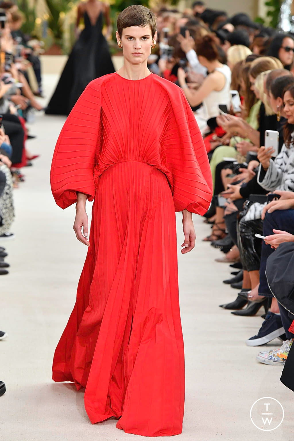 Fashion Week Paris Spring/Summer 2019 look 61 from the Valentino collection womenswear