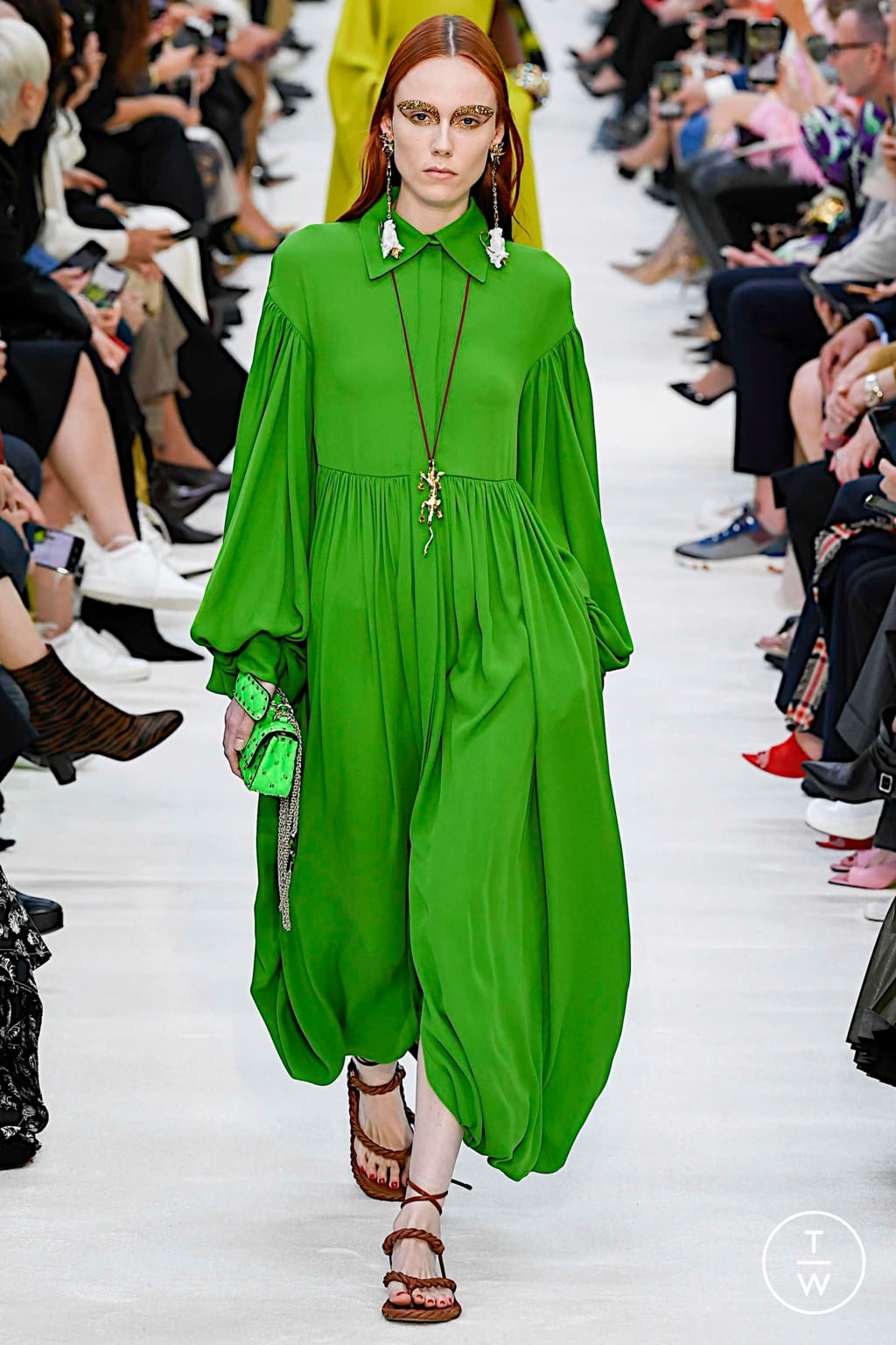 Fashion Week Paris Spring/Summer 2020 look 32 from the Valentino collection womenswear