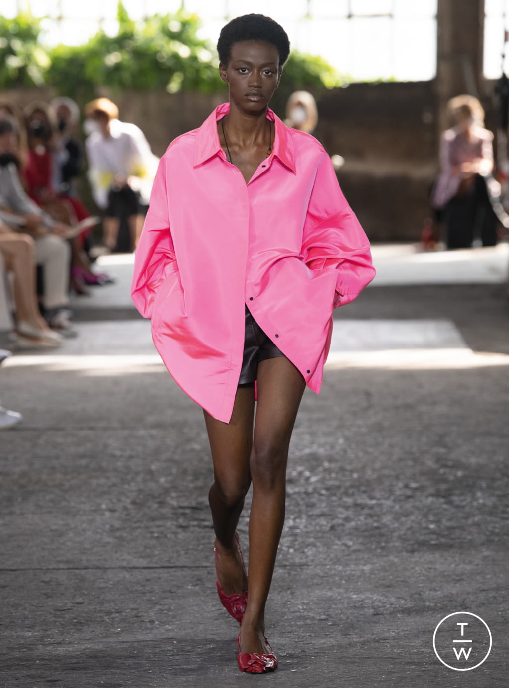 Fashion Week Milan Spring/Summer 2021 look 7 from the Valentino collection womenswear