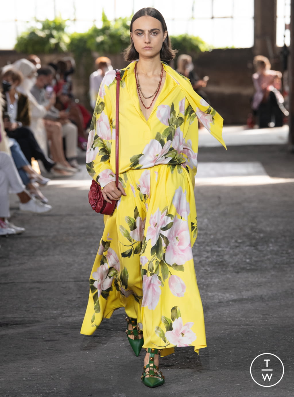 Fashion Week Milan Spring/Summer 2021 look 16 from the Valentino collection womenswear