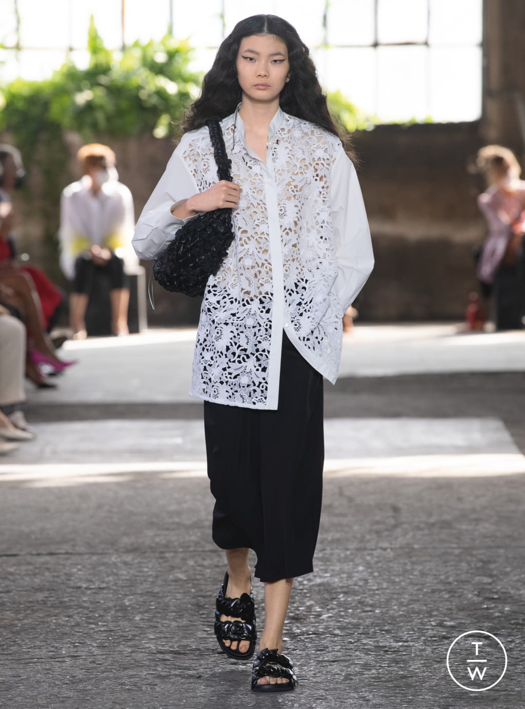 Fashion Week Milan Spring/Summer 2021 look 17 from the Valentino collection 女装