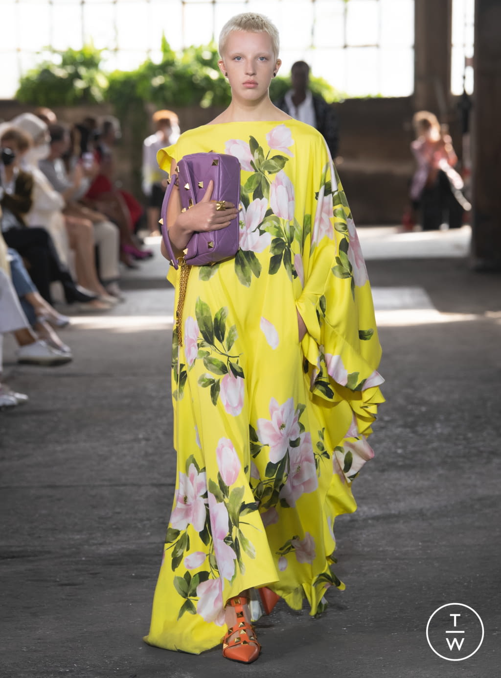 Fashion Week Milan Spring/Summer 2021 look 23 from the Valentino collection 女装