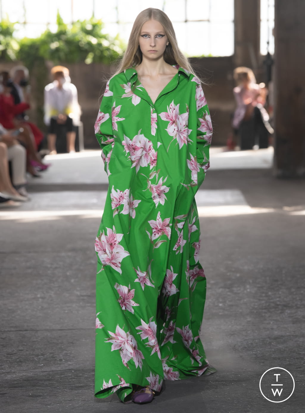 Fashion Week Milan Spring/Summer 2021 look 27 from the Valentino collection womenswear