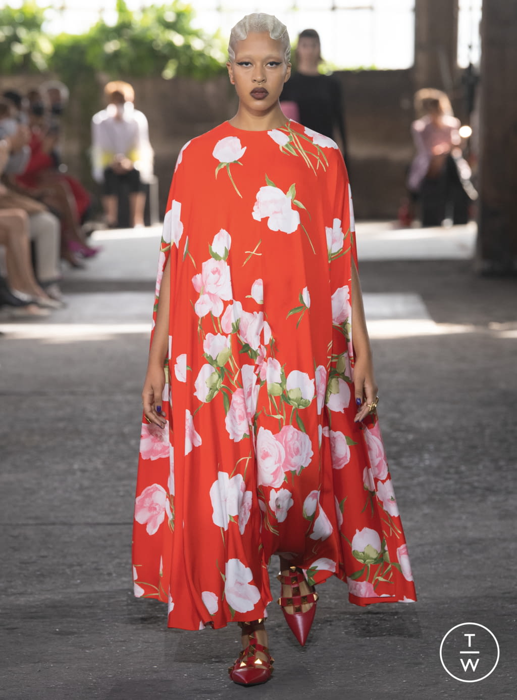 Fashion Week Milan Spring/Summer 2021 look 28 from the Valentino collection 女装