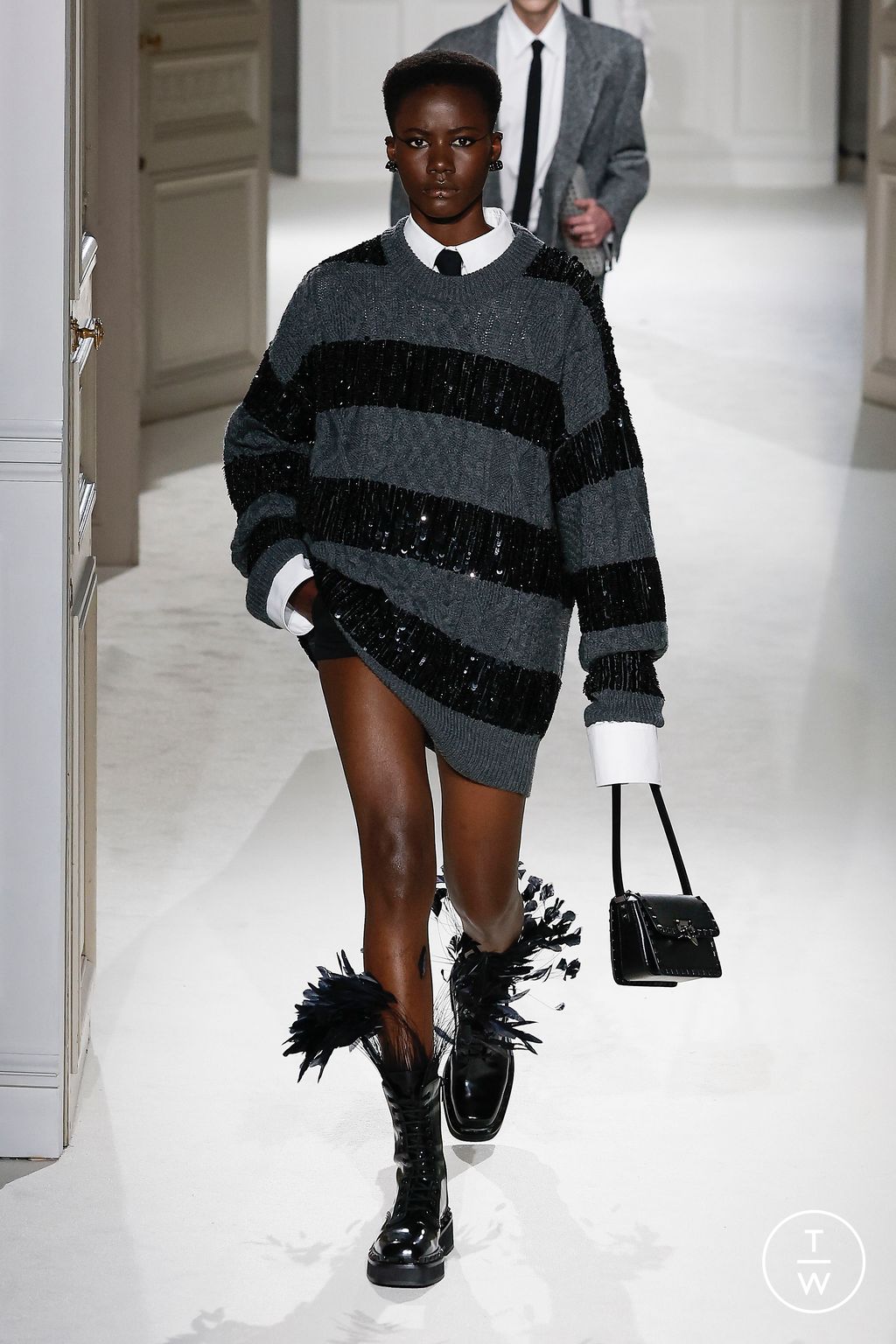 Fashion Week Paris Fall/Winter 2023 look 54 from the Valentino collection womenswear