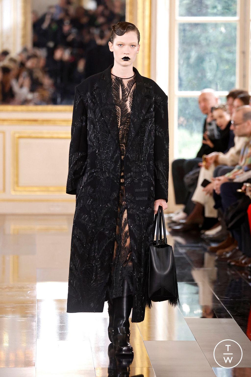 Fashion Week Paris Fall/Winter 2024 look 50 from the Valentino collection womenswear