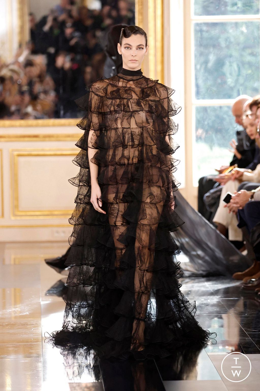 Fashion Week Paris Fall/Winter 2024 look 58 from the Valentino collection womenswear