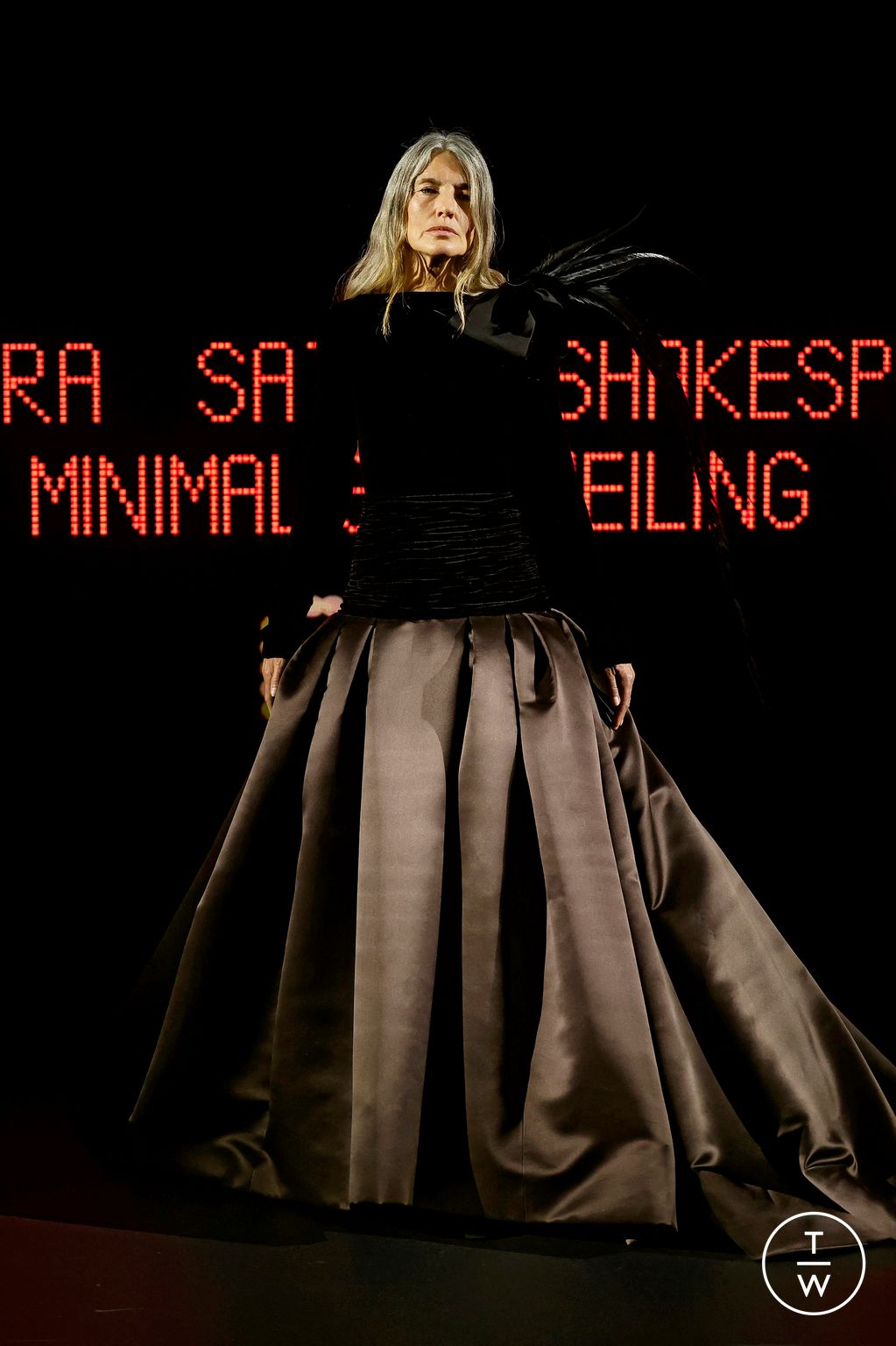 Fashion Week Paris Spring/Summer 2025 look 2 from the Valentino collection couture