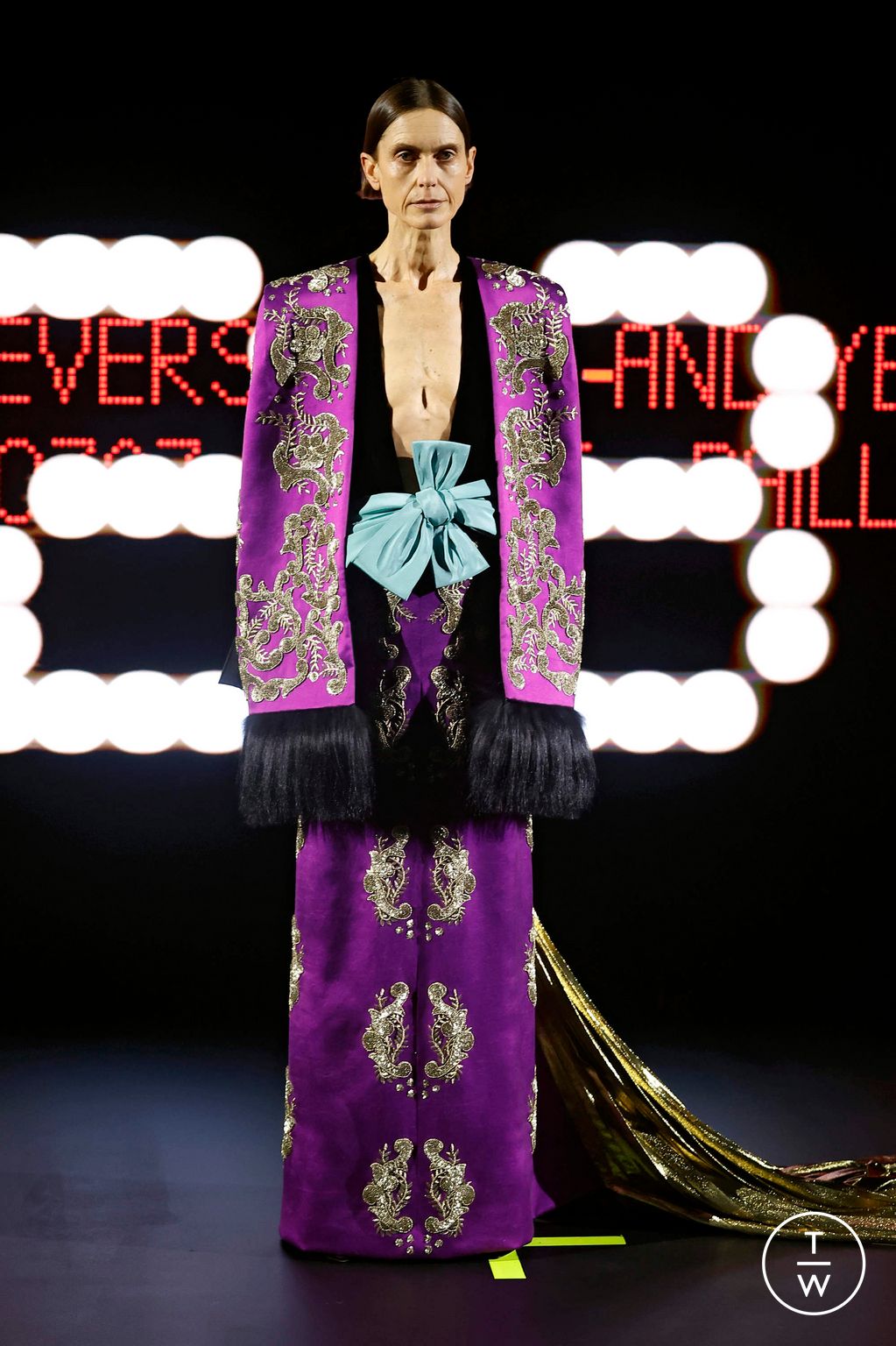 Fashion Week Paris Spring/Summer 2025 look 28 from the Valentino collection couture