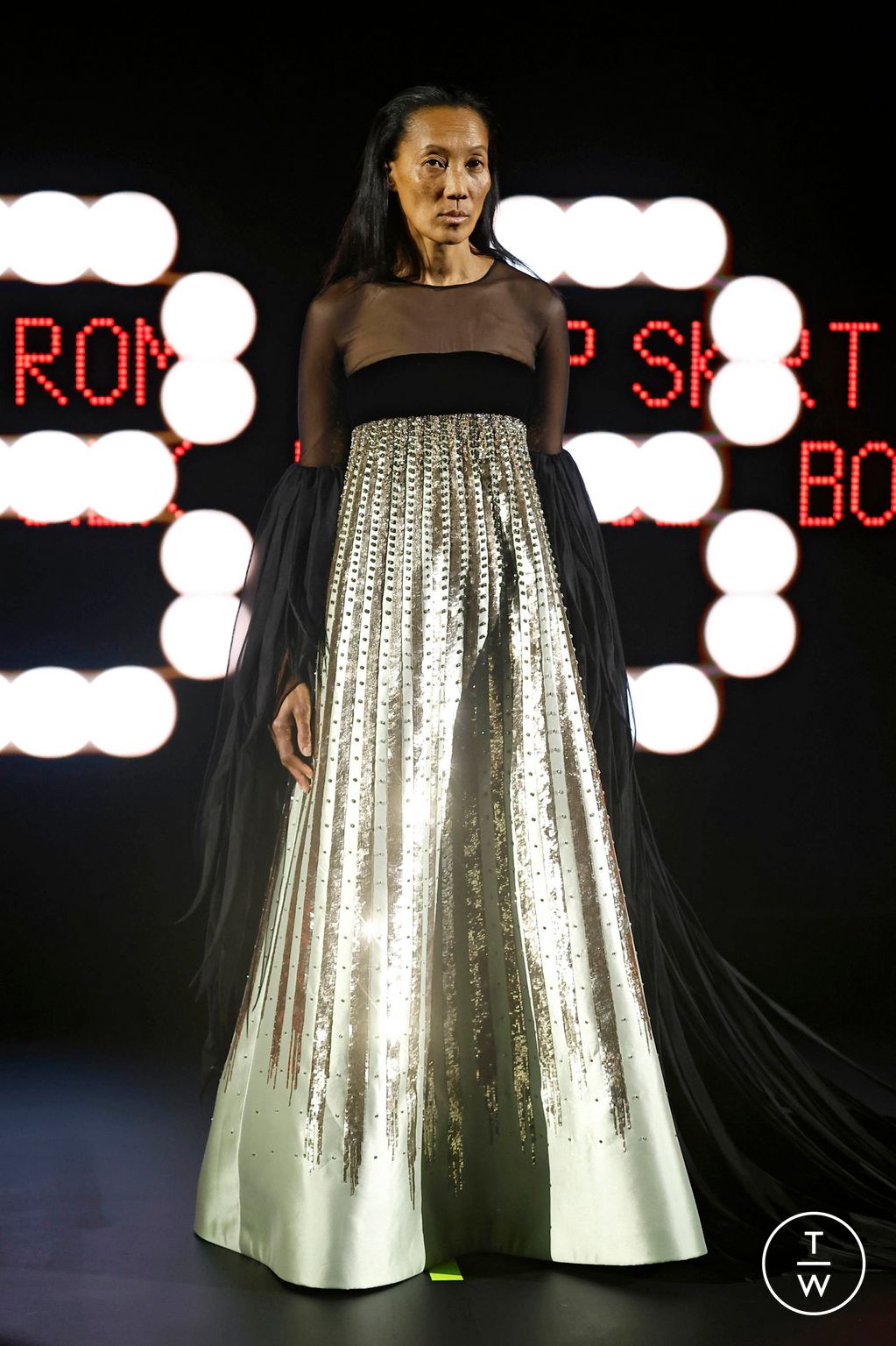 Fashion Week Paris Spring/Summer 2025 look 38 from the Valentino collection couture