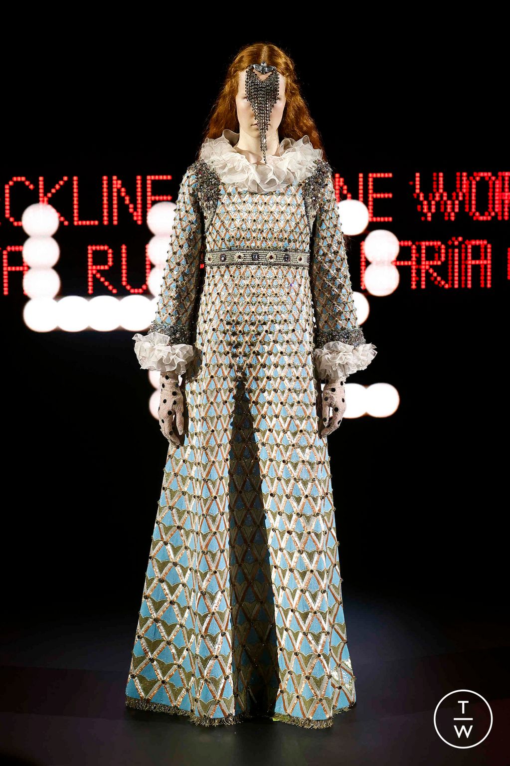 Fashion Week Paris Spring/Summer 2025 look 42 from the Valentino collection couture