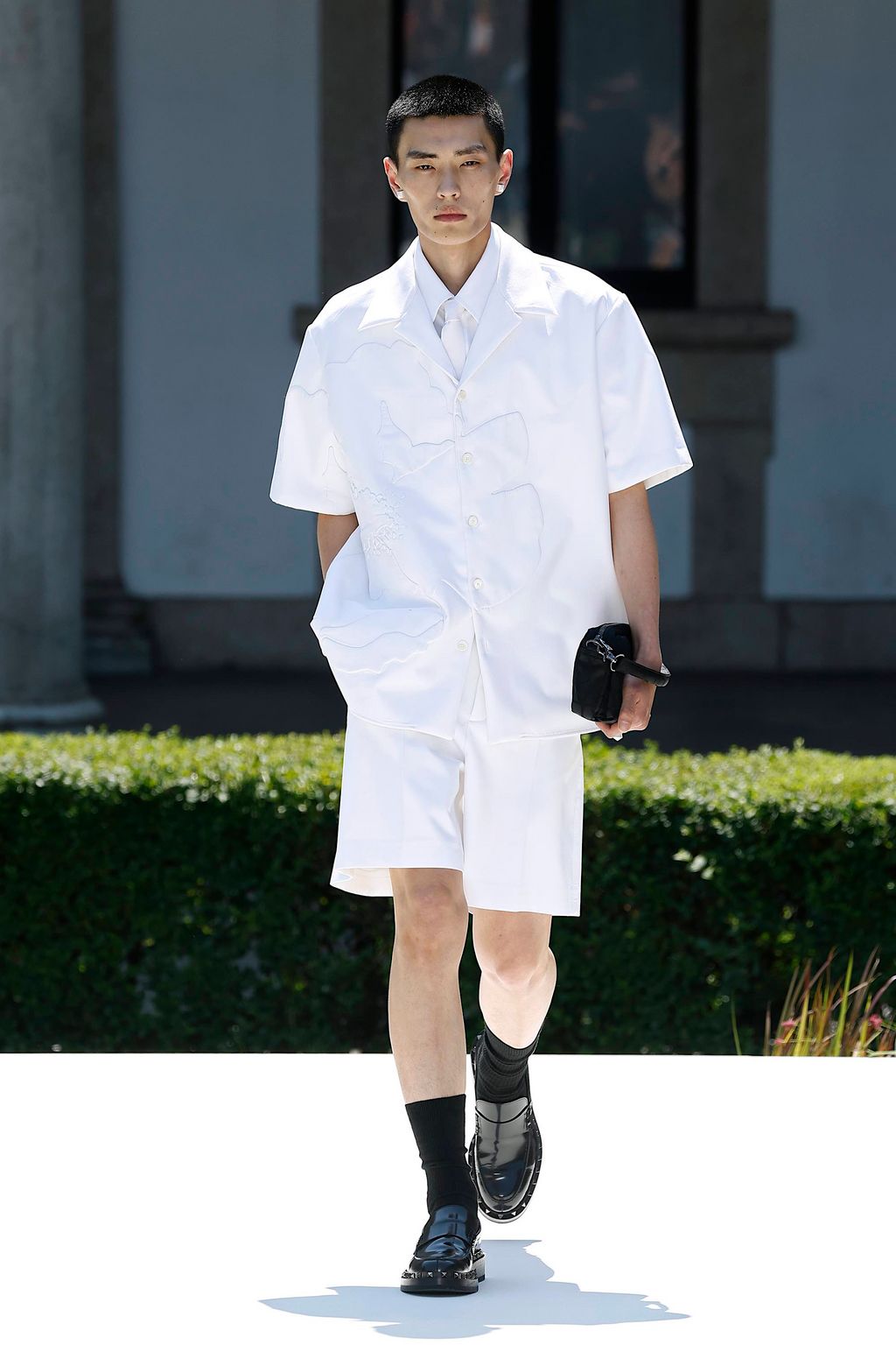 Fashion Week Milan Spring/Summer 2024 look 3 from the Valentino collection 男装