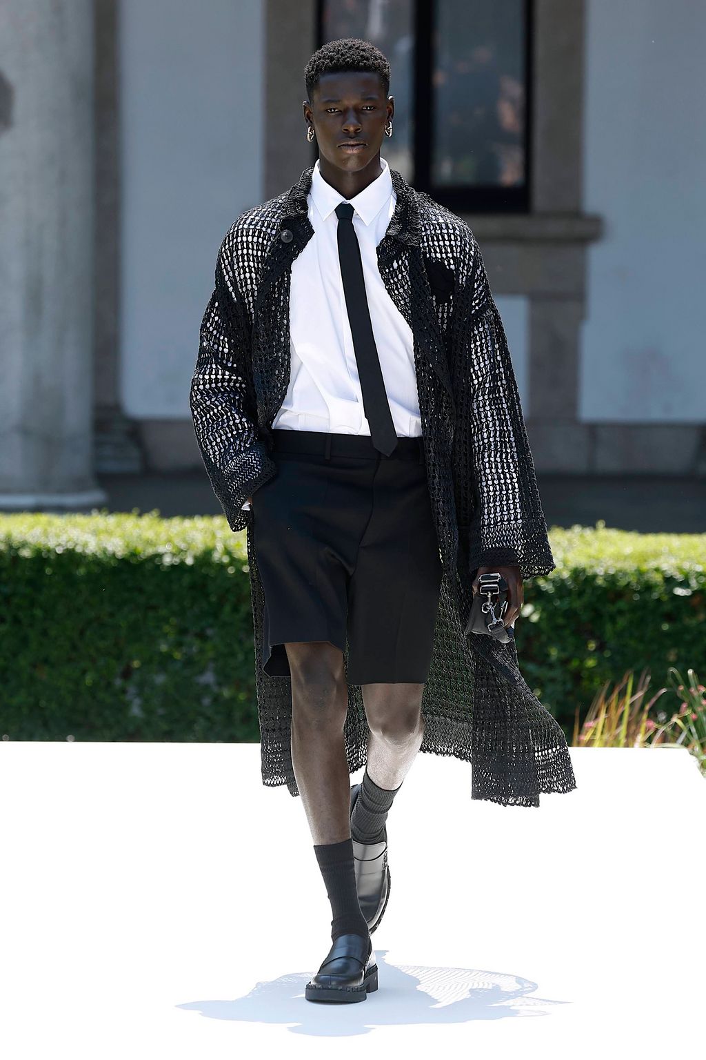 Fashion Week Milan Spring/Summer 2024 look 7 from the Valentino collection menswear