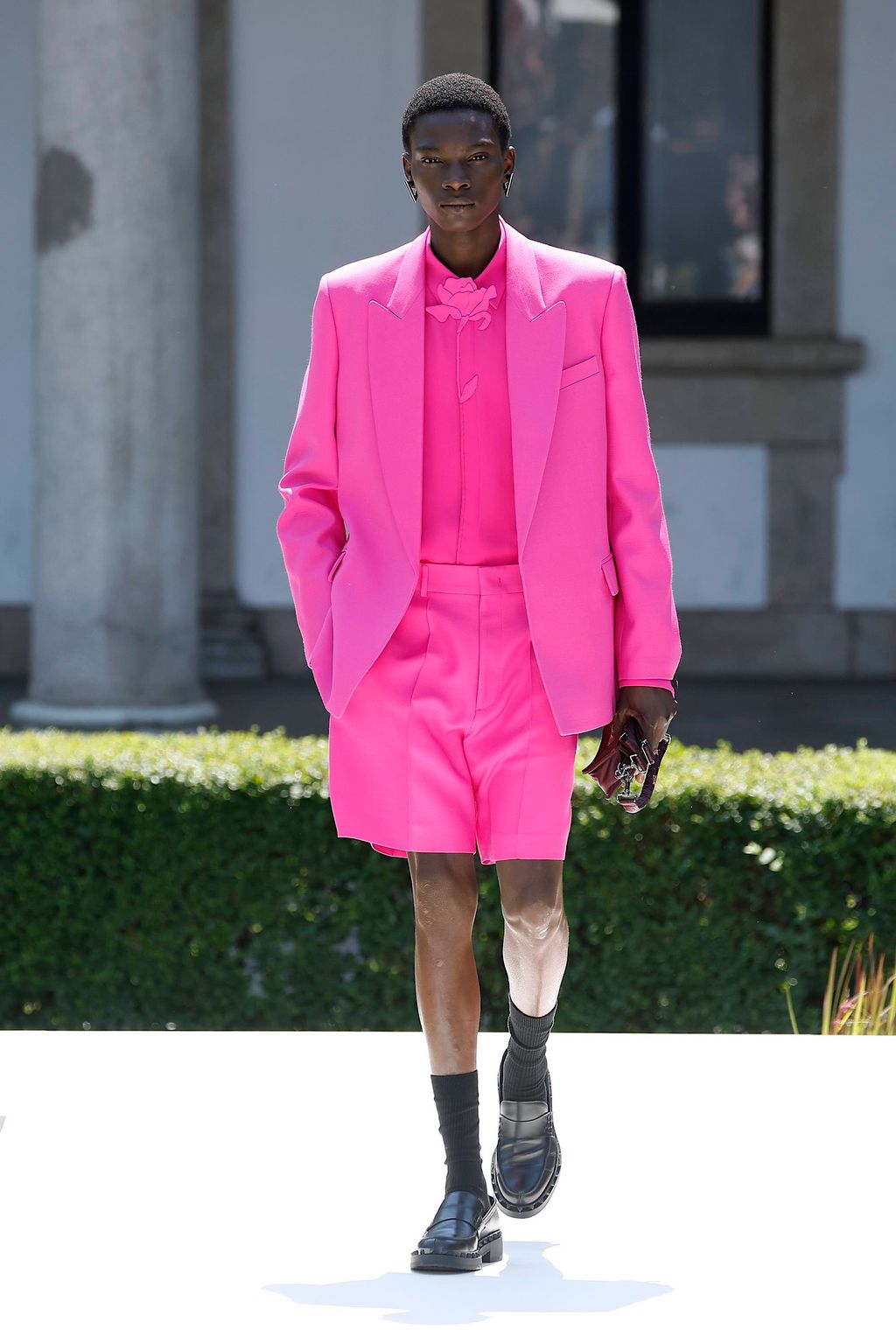 Fashion Week Milan Spring/Summer 2024 look 10 from the Valentino collection menswear