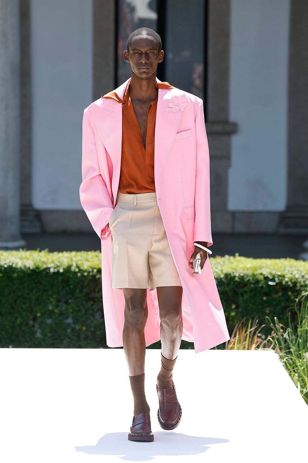 Fashion Week Milan Spring/Summer 2024 look 11 from the Valentino collection 男装