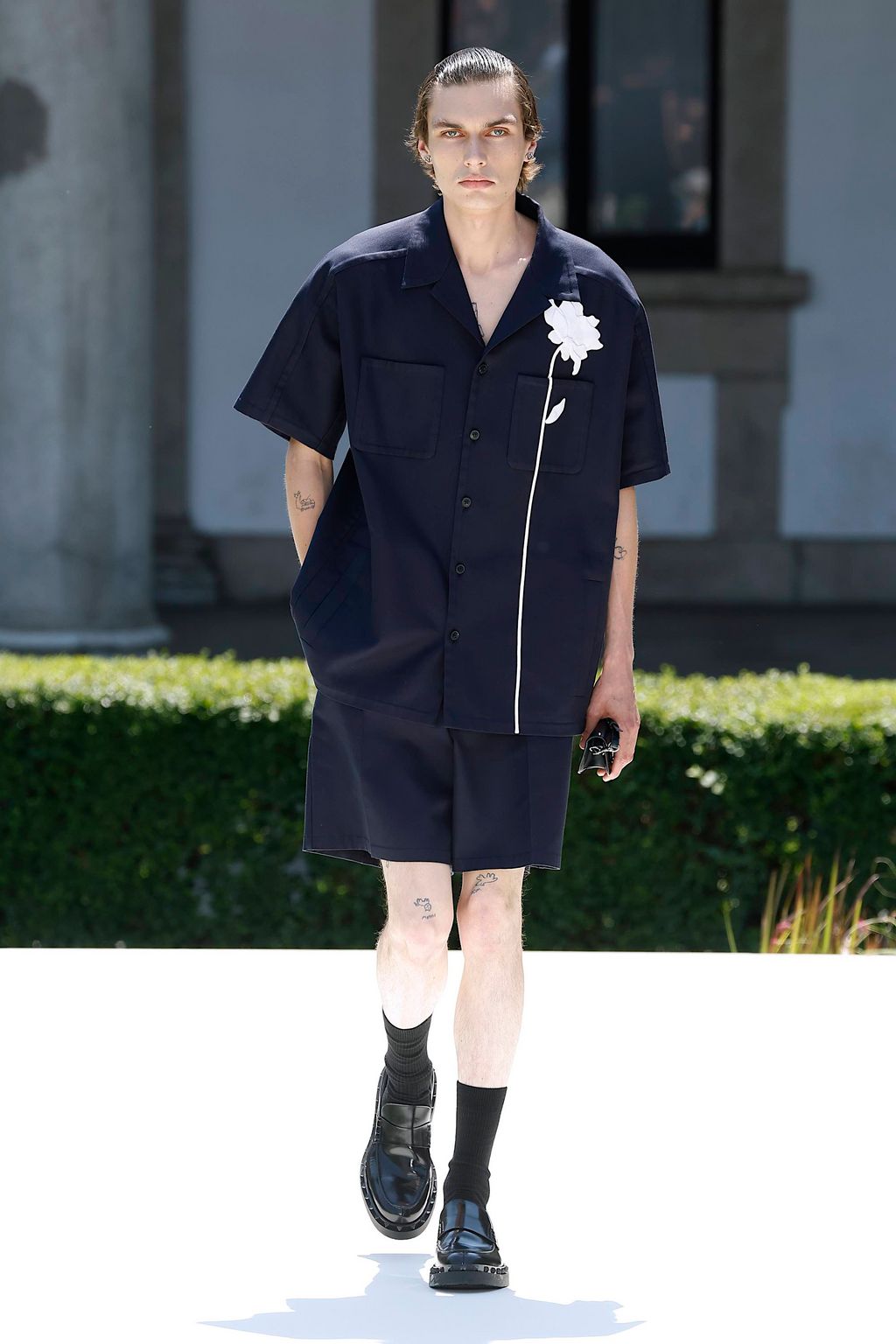 Fashion Week Milan Spring/Summer 2024 look 32 from the Valentino collection menswear