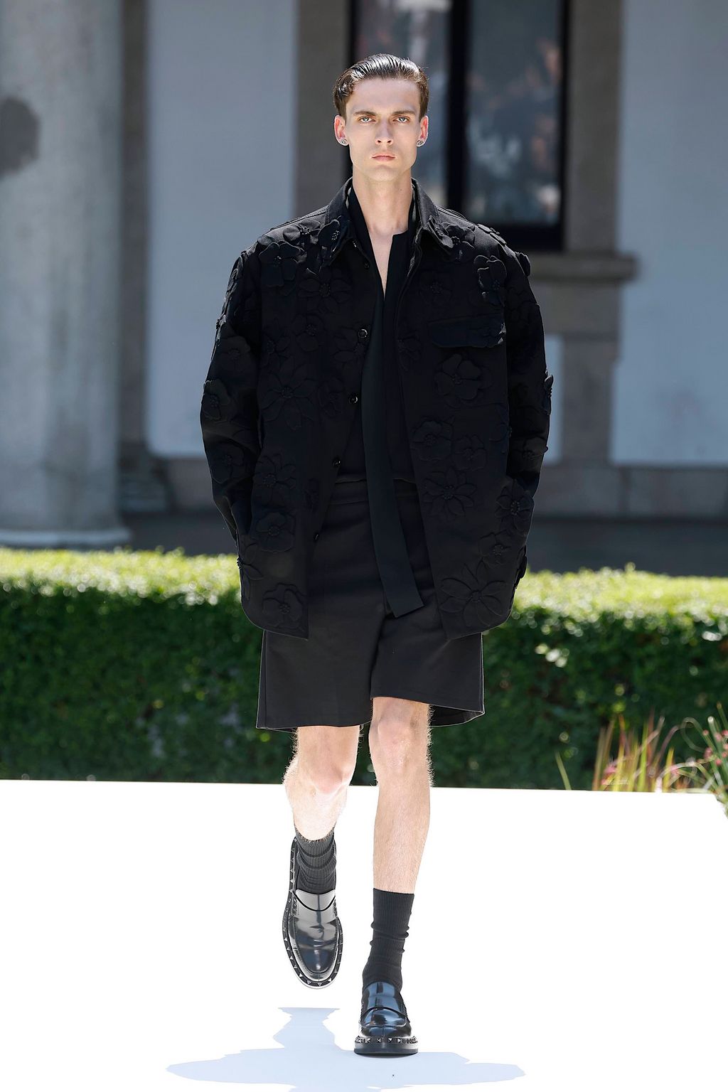 Fashion Week Milan Spring/Summer 2024 look 36 from the Valentino collection menswear