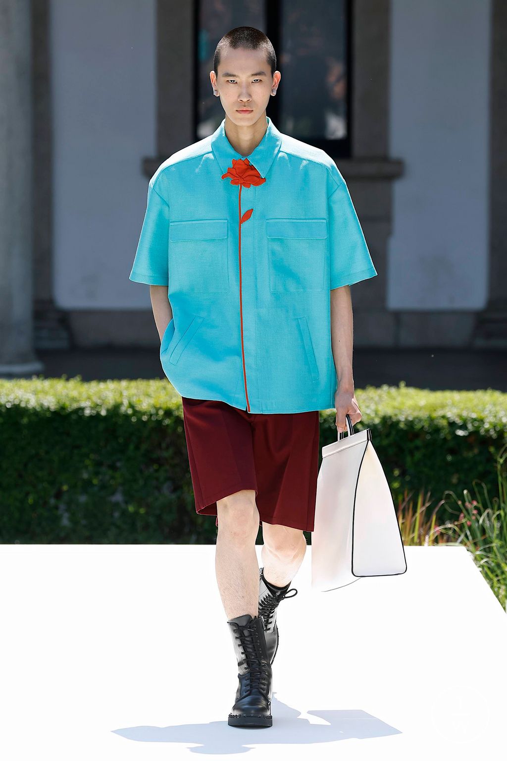 Fashion Week Milan Spring/Summer 2024 look 46 from the Valentino collection menswear