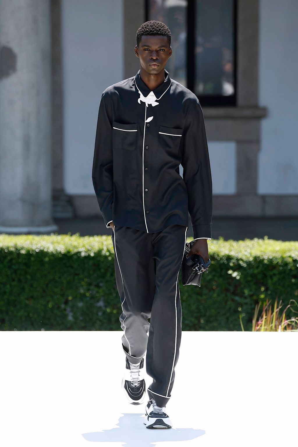 Fashion Week Milan Spring/Summer 2024 look 47 from the Valentino collection menswear