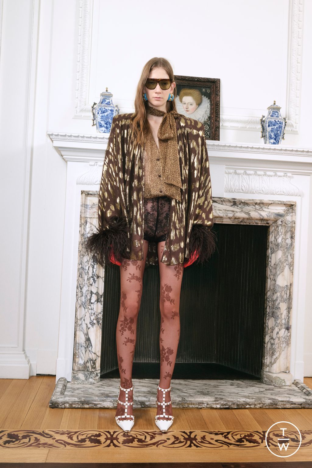 Fashion Week Paris Pre-Fall 2026 look 4 from the Valentino collection womenswear