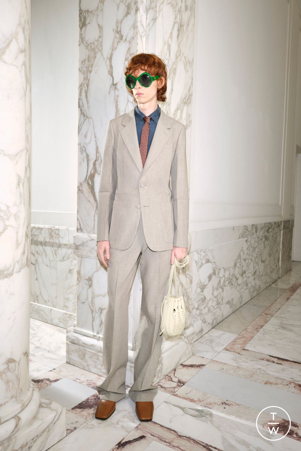 Fashion Week Paris Pre-Fall 2026 look 32 de la collection Valentino womenswear
