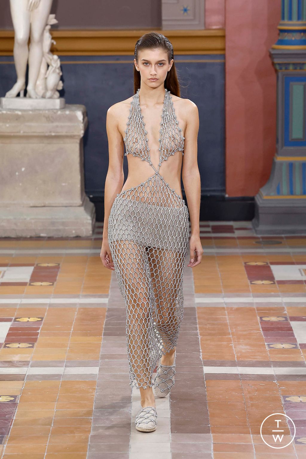 Fashion Week Paris Spring/Summer 2024 look 44 from the Valentino collection womenswear