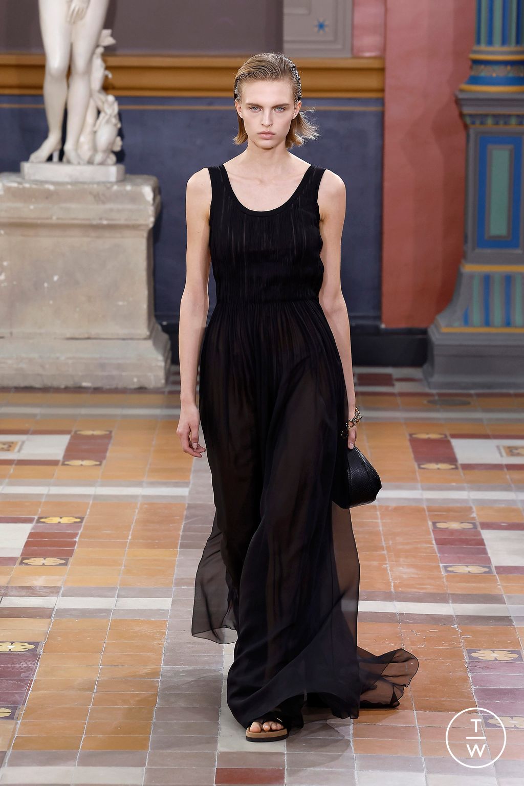 Fashion Week Paris Spring/Summer 2024 look 54 from the Valentino collection womenswear