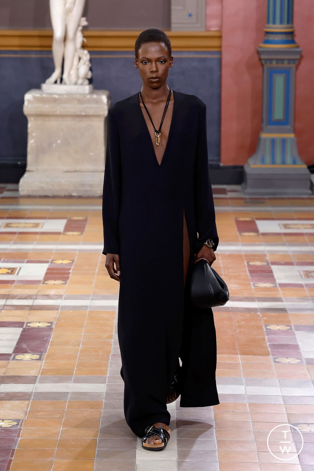 Fashion Week Paris Spring/Summer 2024 look 55 from the Valentino collection womenswear