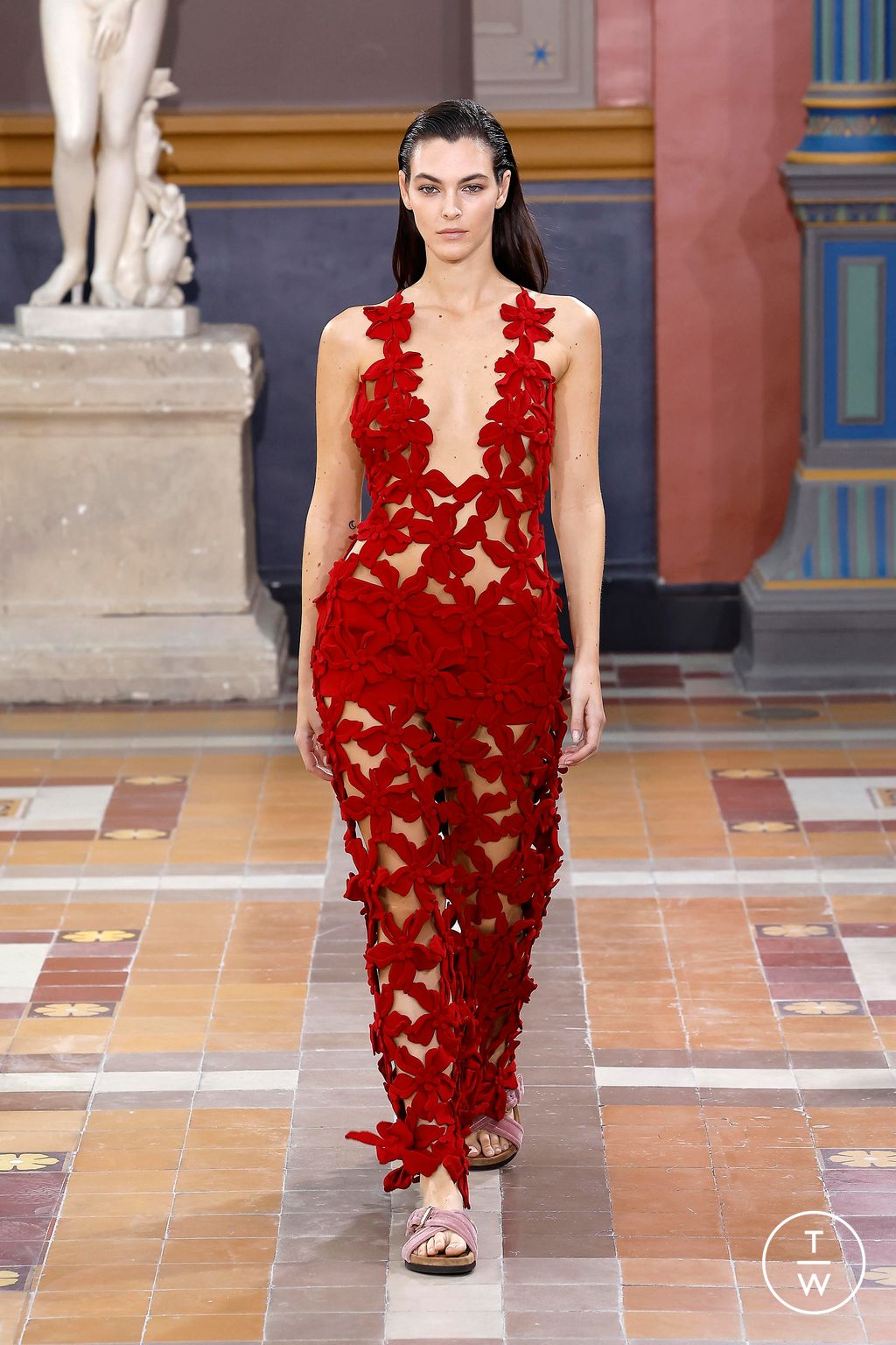 Fashion Week Paris Spring/Summer 2024 look 63 from the Valentino collection womenswear