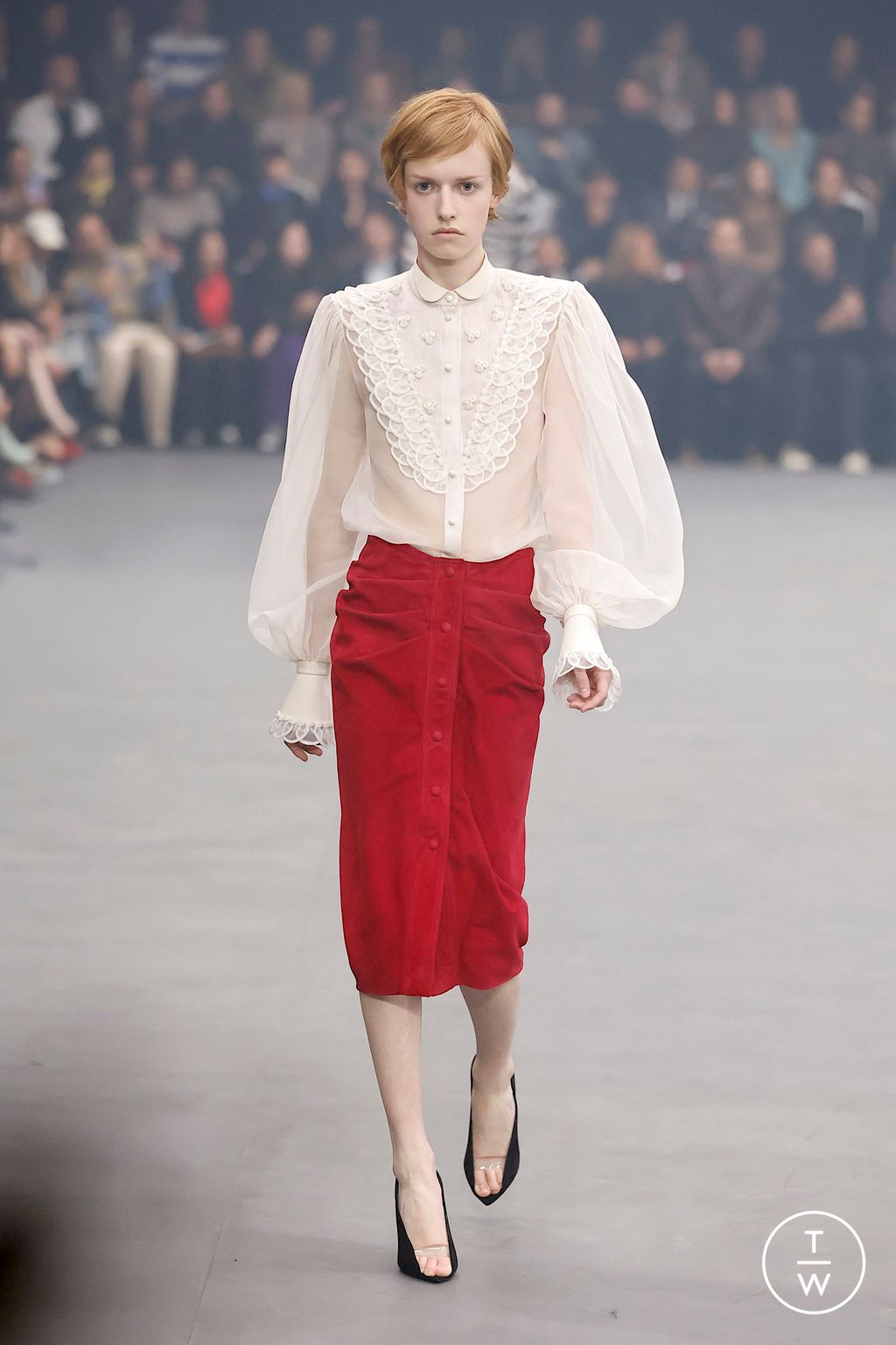 Fashion Week Paris Spring/Summer 2026 look 8 from the Valentino collection womenswear