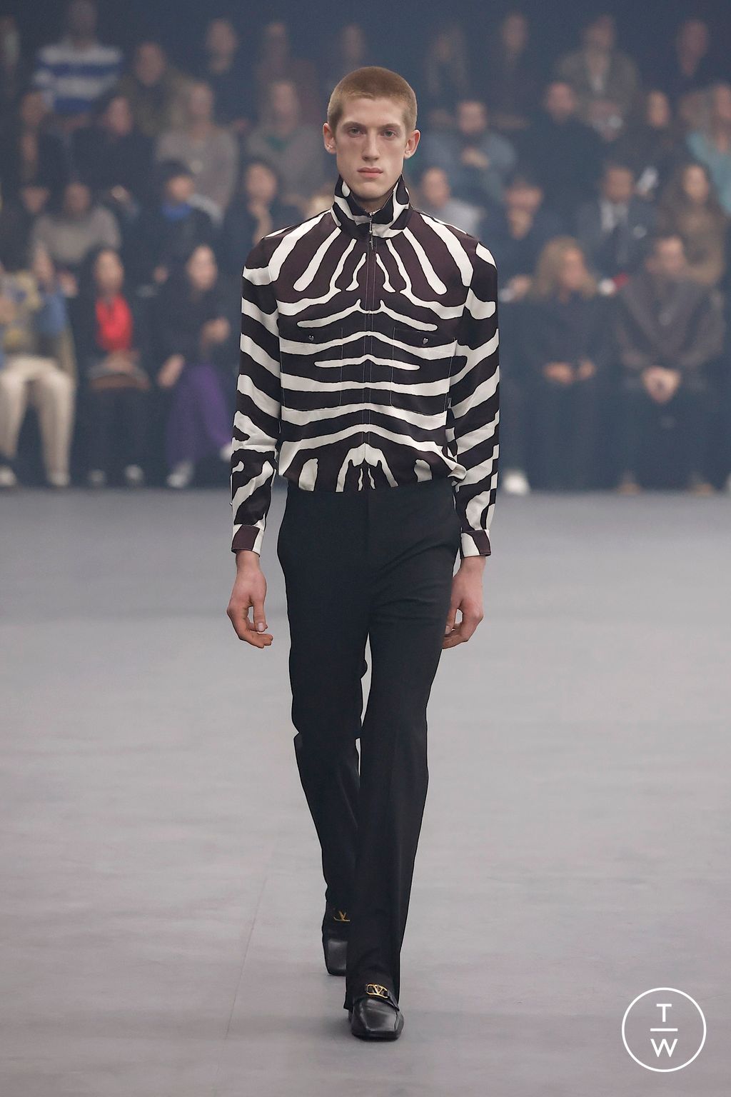 Fashion Week Paris Spring/Summer 2026 look 9 from the Valentino collection womenswear