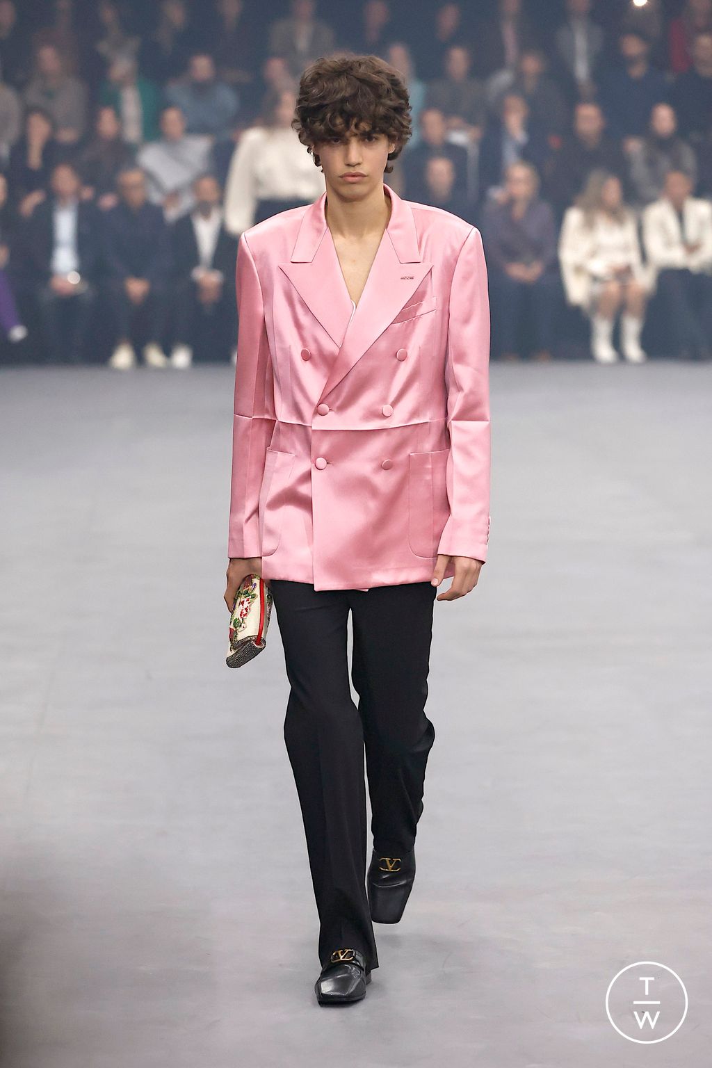 Fashion Week Paris Spring/Summer 2026 look 46 from the Valentino collection womenswear