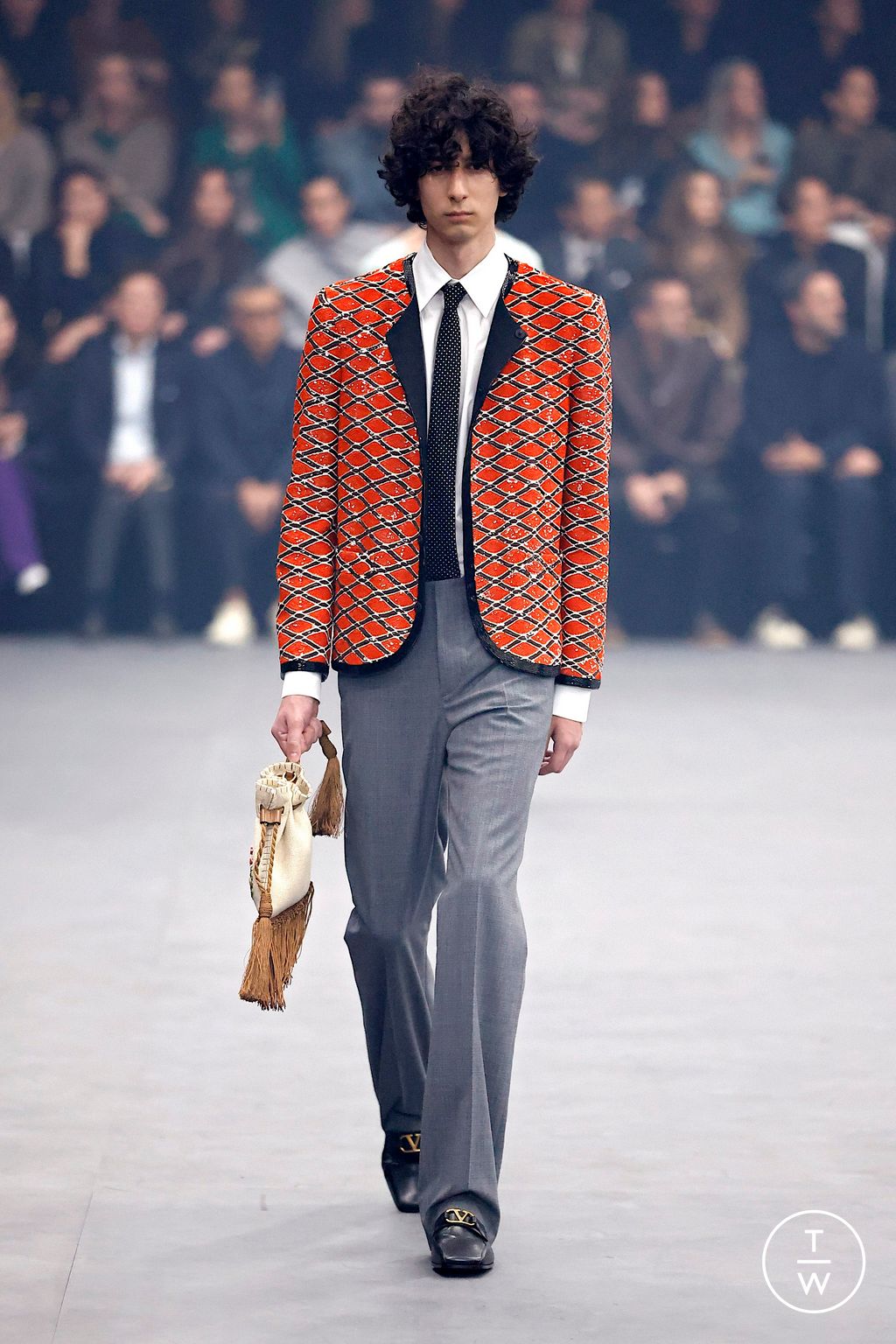 Fashion Week Paris Spring/Summer 2026 look 50 from the Valentino collection womenswear