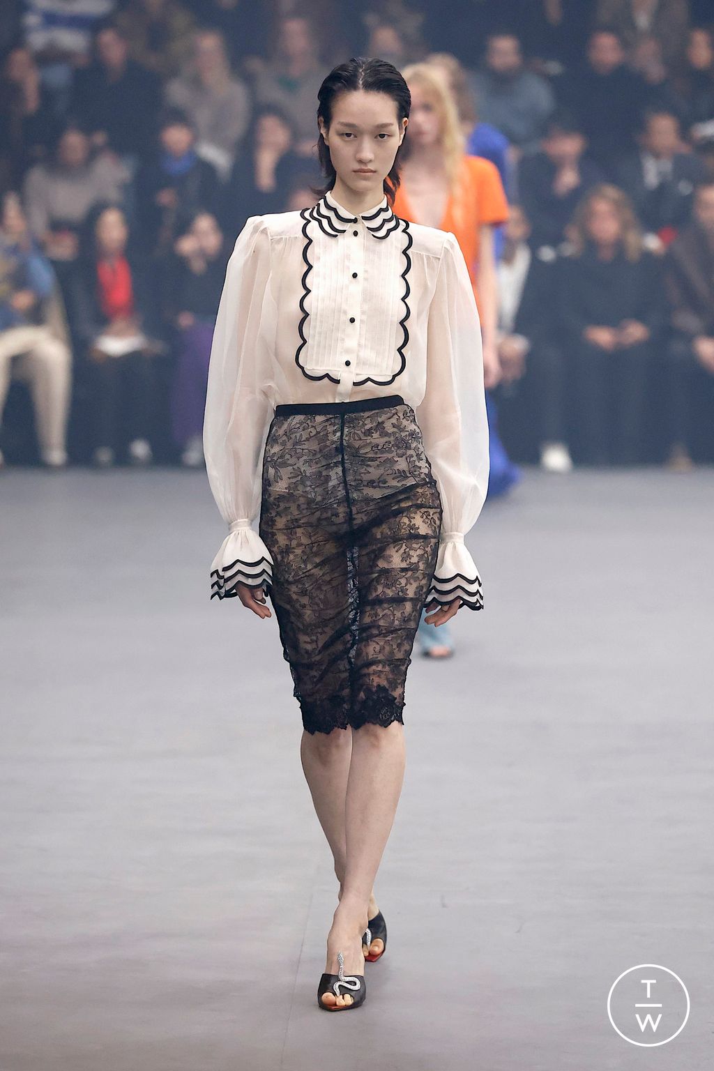 Fashion Week Paris Spring/Summer 2026 look 59 from the Valentino collection womenswear