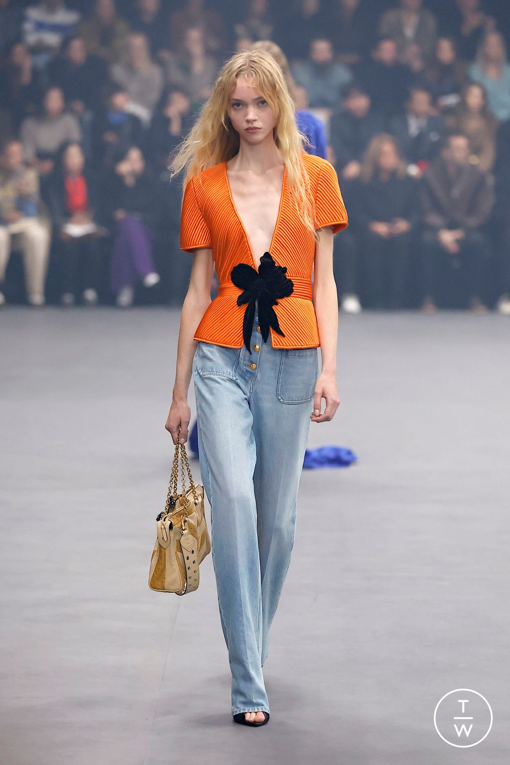 Fashion Week Paris Spring/Summer 2026 look 60 from the Valentino collection womenswear