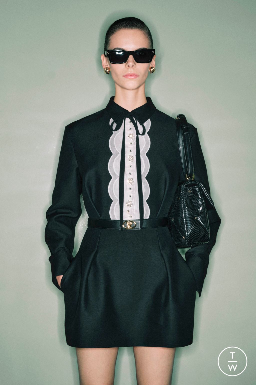 Fashion Week Paris Pre-Fall 2024 look 15 from the Valentino collection womenswear