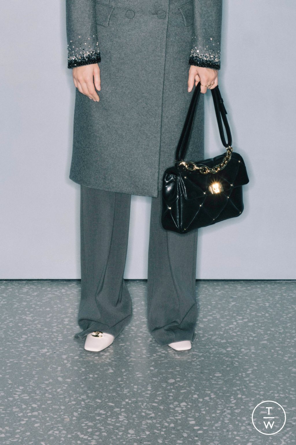 Fashion Week Paris Pre-Fall 2024 look 45 from the Valentino collection 女装