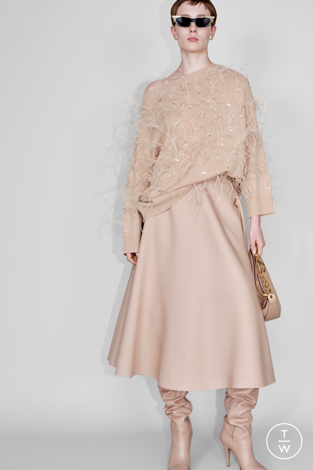 Fashion Week Paris Resort 2024 look 29 from the Valentino collection womenswear