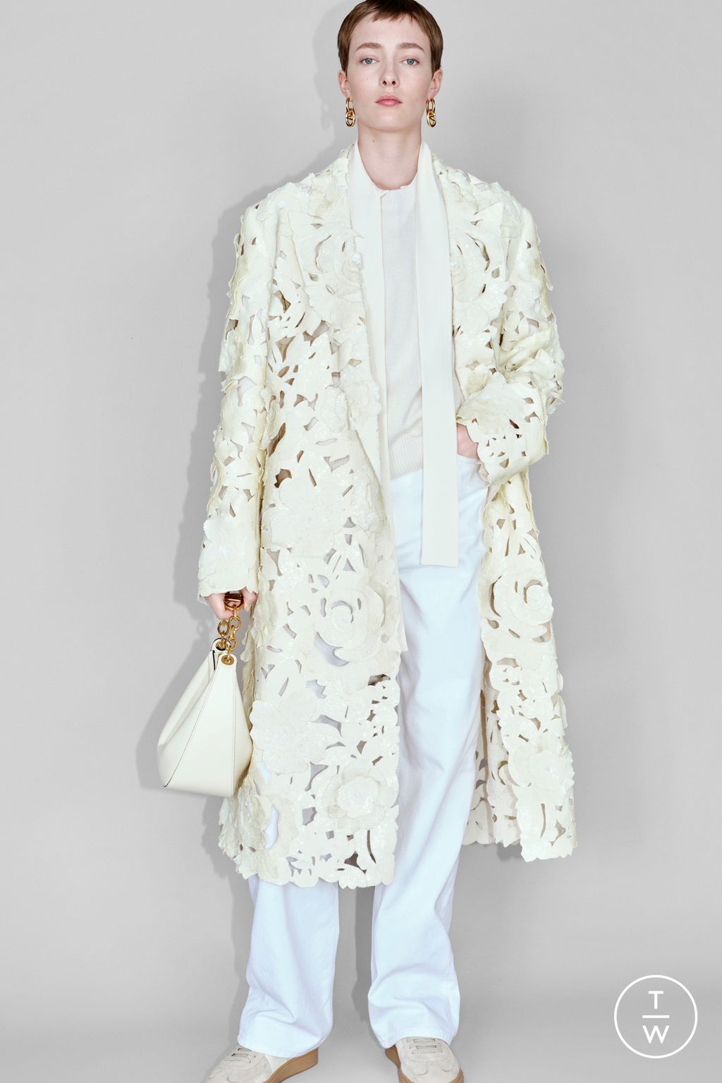 Fashion Week Paris Resort 2024 look 3 from the Valentino collection womenswear