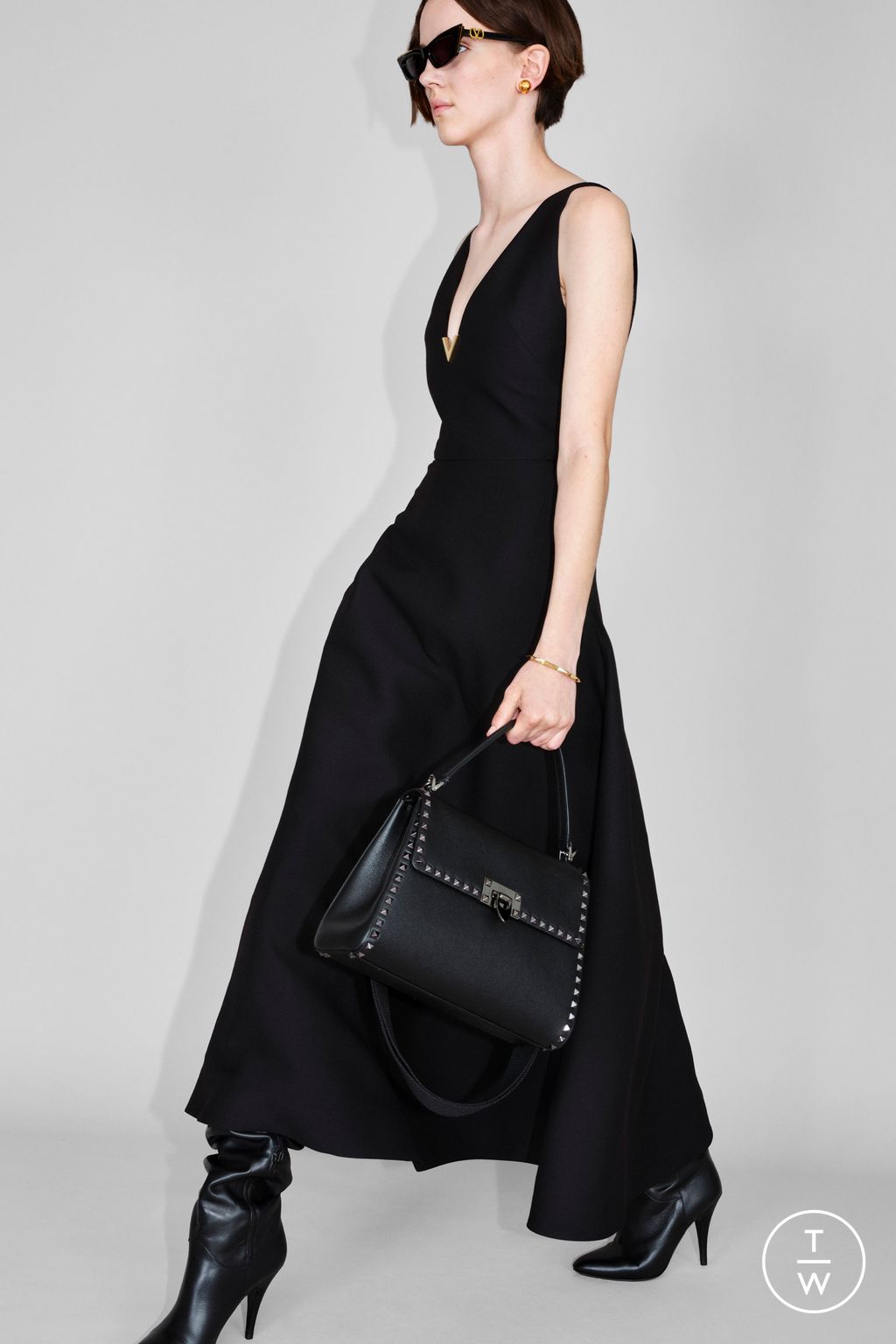 Fashion Week Paris Resort 2024 look 42 from the Valentino collection womenswear