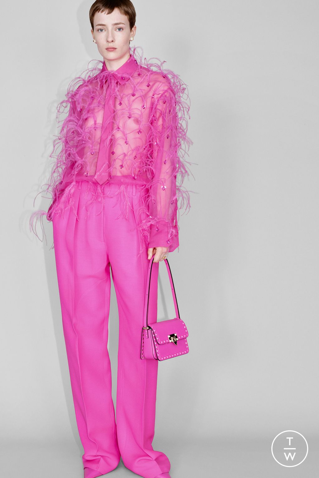 Fashion Week Paris Resort 2024 look 48 from the Valentino collection 女装