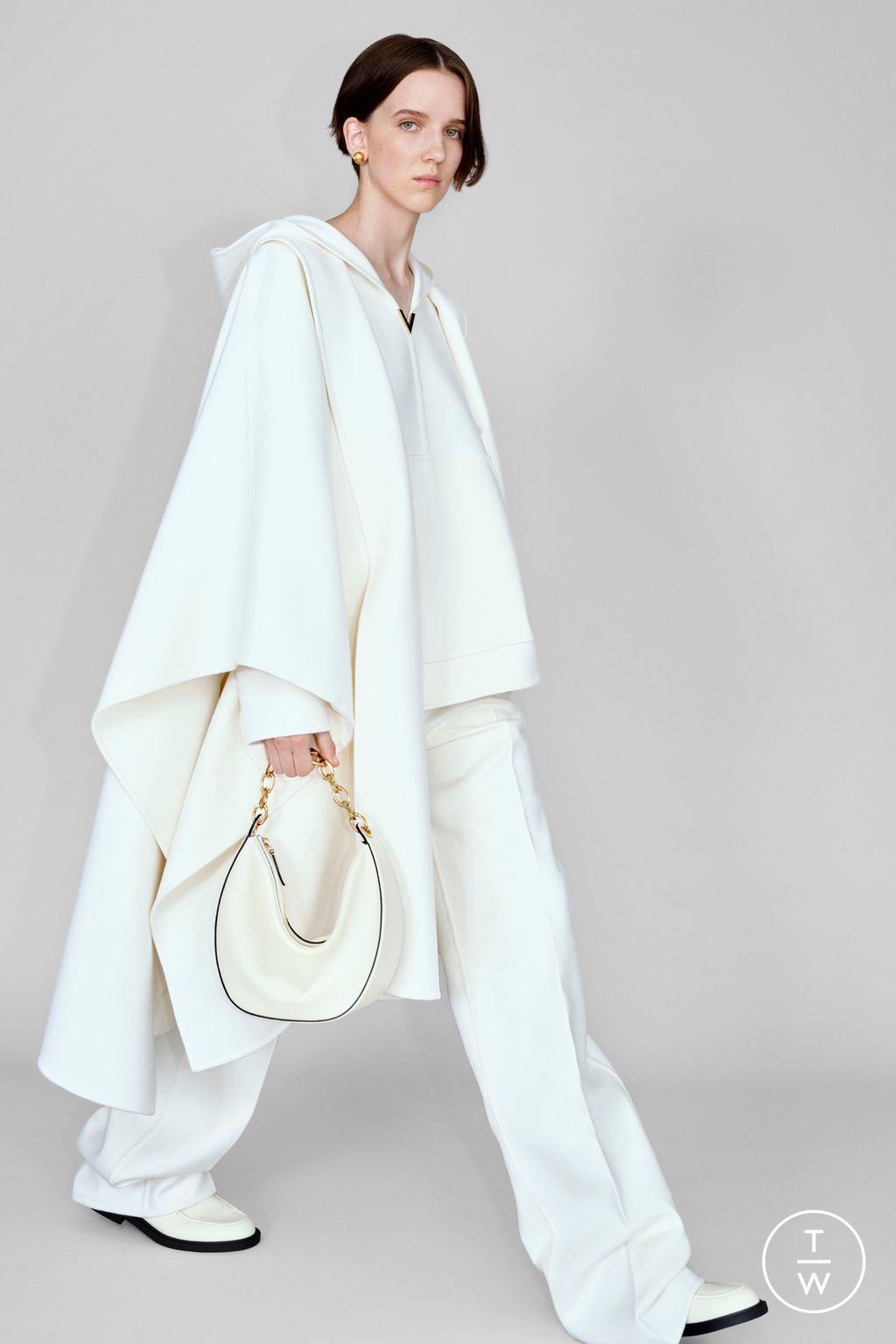 Fashion Week Paris Resort 2024 look 5 from the Valentino collection womenswear