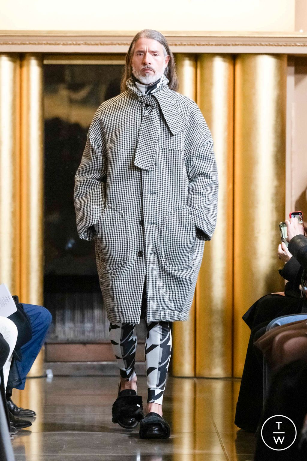 Fashion Week Paris Fall/Winter 2024 look 3 from the Valette Studio collection menswear