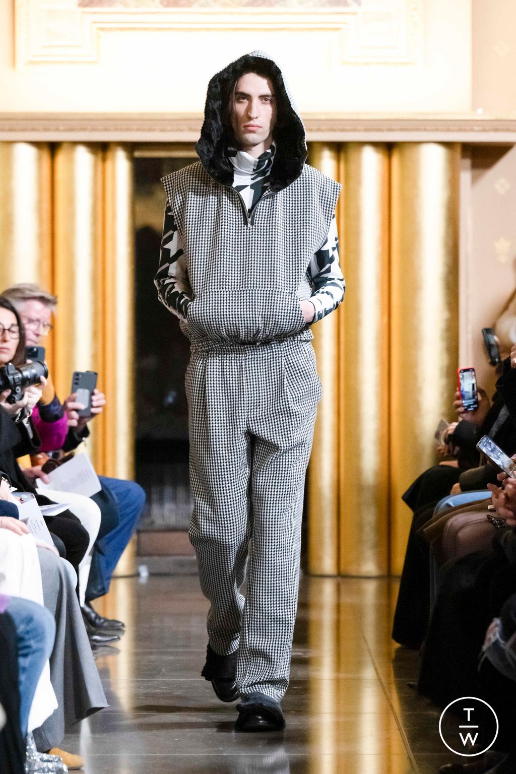 Fashion Week Paris Fall/Winter 2024 look 4 from the Valette Studio collection 男装