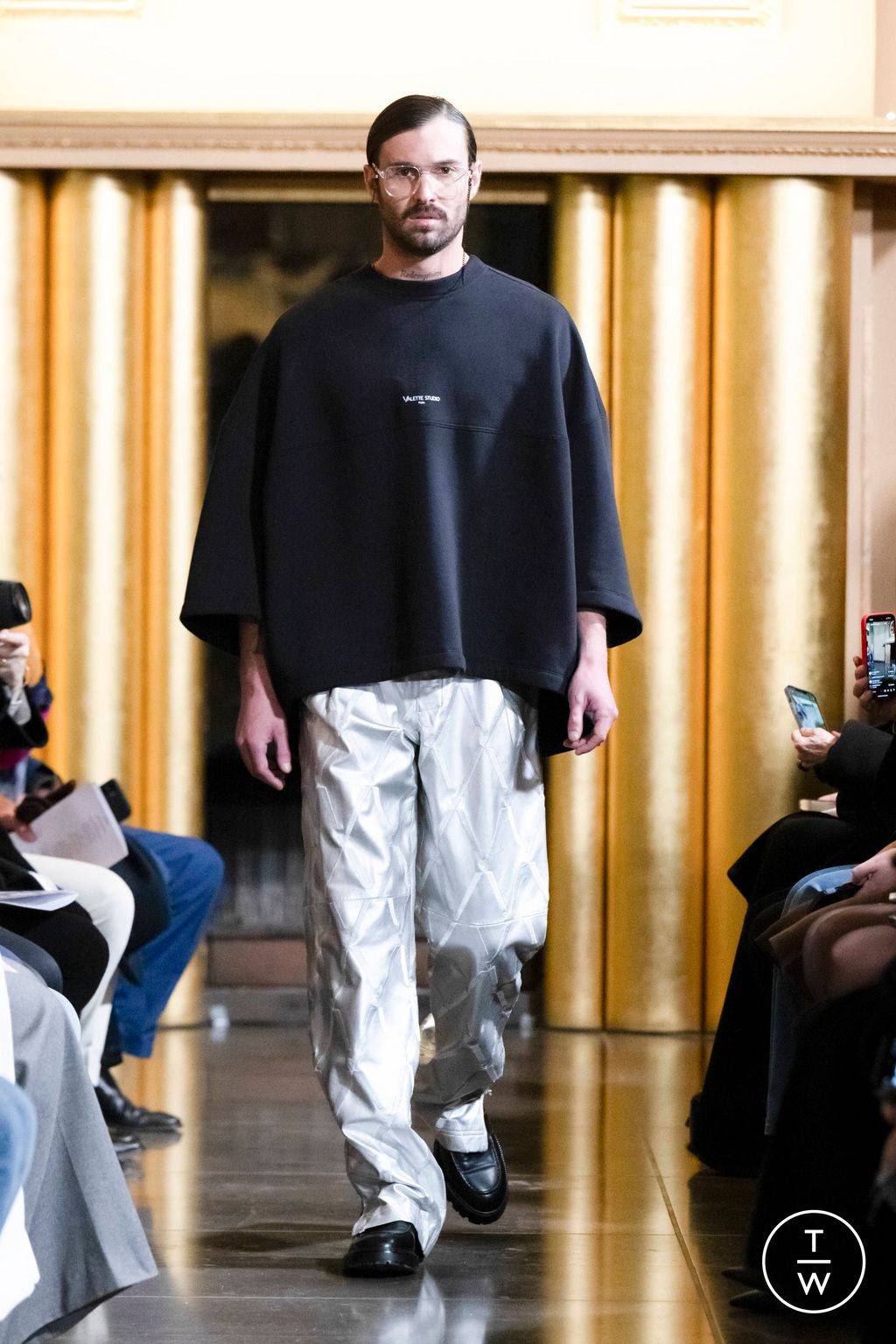 Fashion Week Paris Fall/Winter 2024 look 15 from the Valette Studio collection menswear