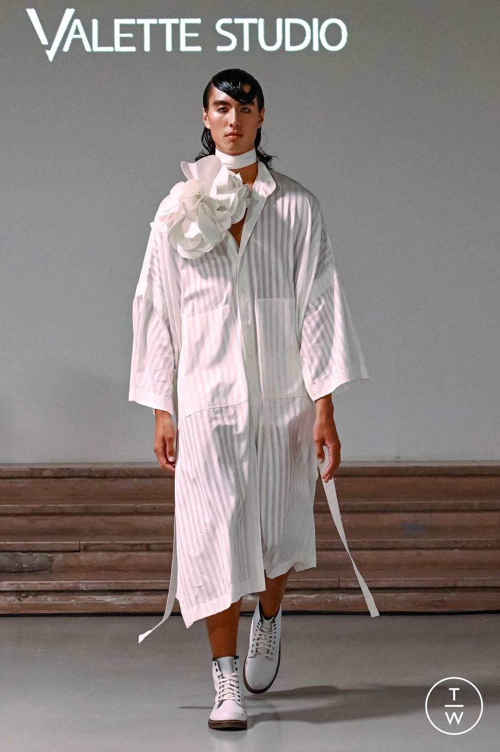 Fashion Week Paris Spring/Summer 2024 look 1 de la collection Valette Studio menswear