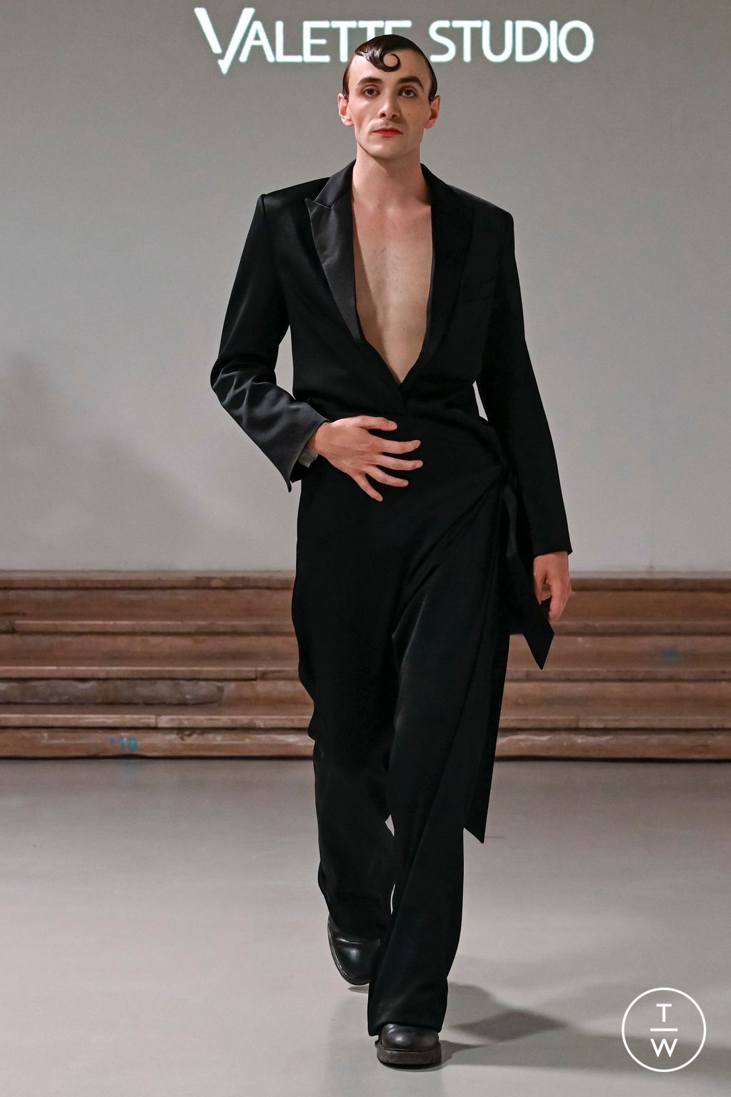 Fashion Week Paris Spring/Summer 2024 look 25 from the Valette Studio collection menswear
