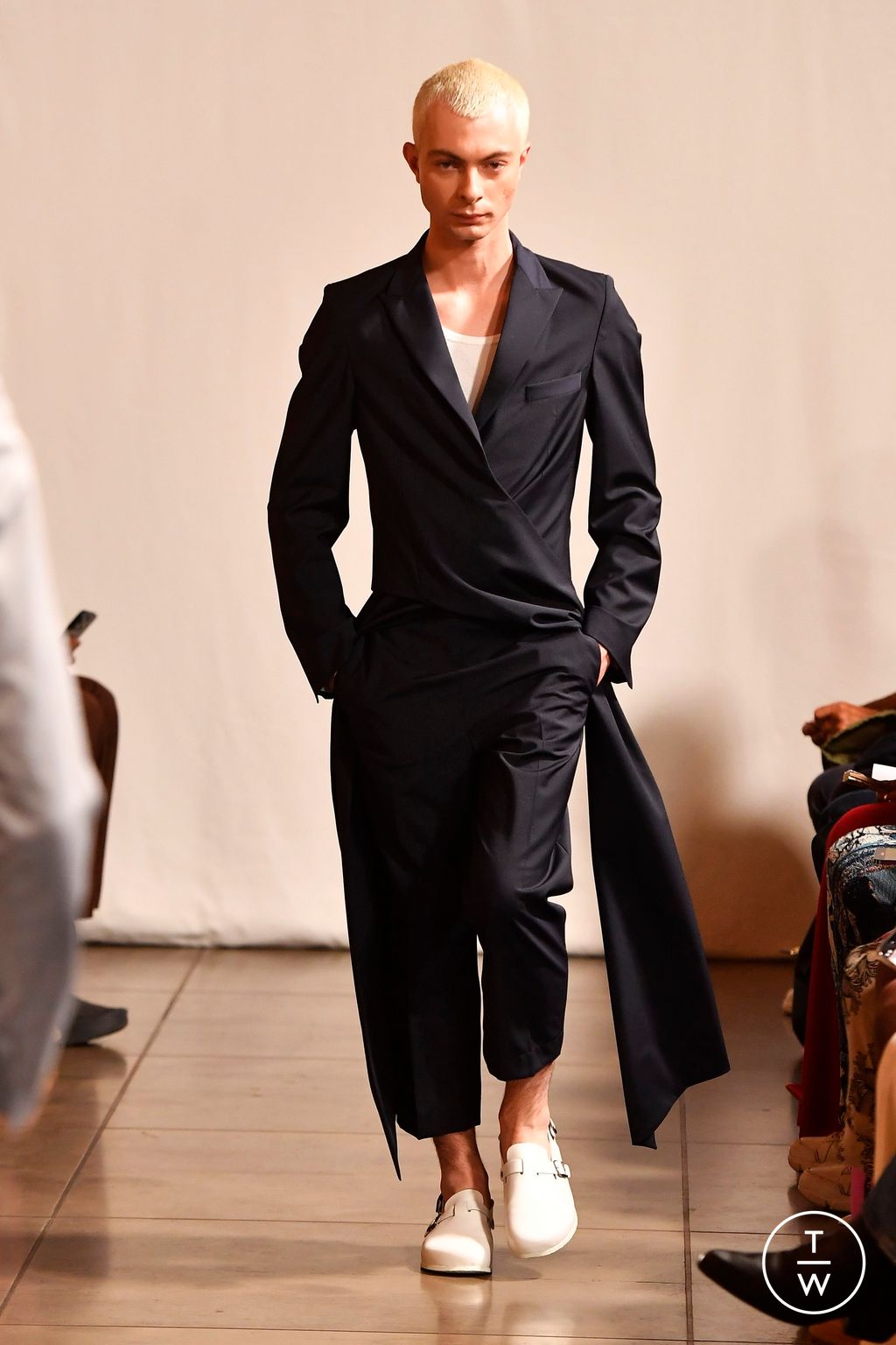 Fashion Week Paris Spring/Summer 2025 look 10 de la collection Valette Studio menswear