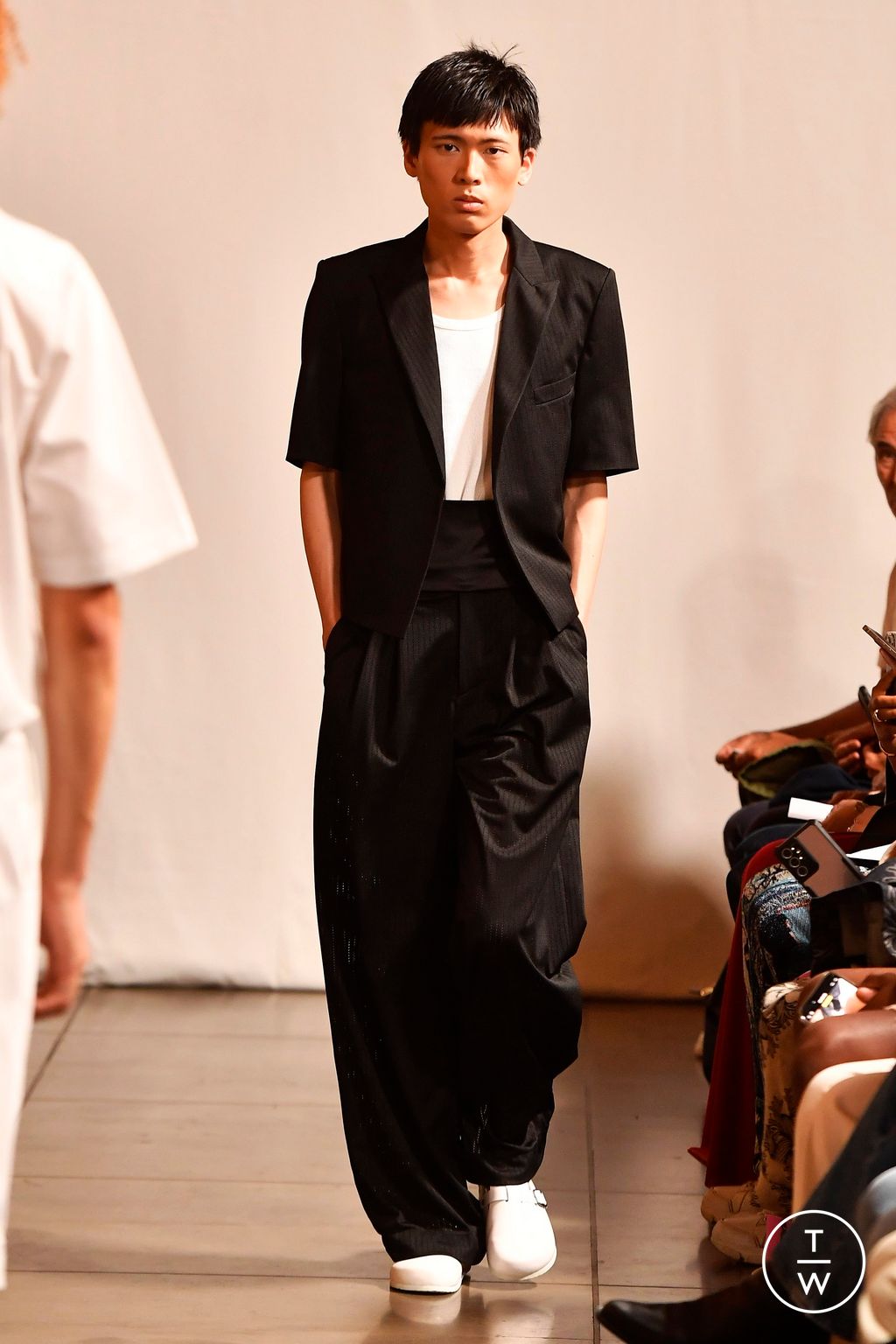 Fashion Week Paris Spring/Summer 2025 look 13 de la collection Valette Studio menswear